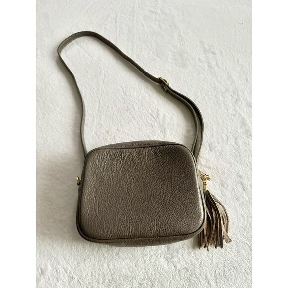 Light gray genuine leather made in Italy crossbody with tassel and zipper close￼ - Picture 1 of 5